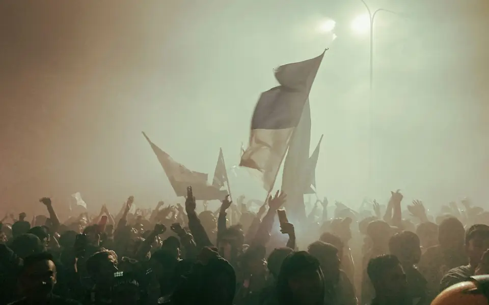 Hinchada en la tribuna durante un partido